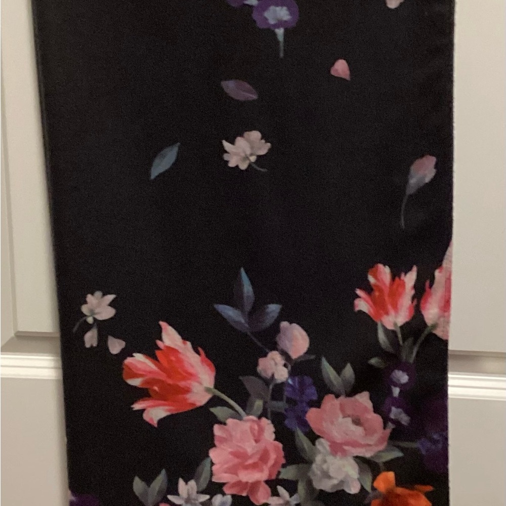 Ted Baker Floral Blanket Scarf Shawl Wrap Black 27 x 70 inches small fringe